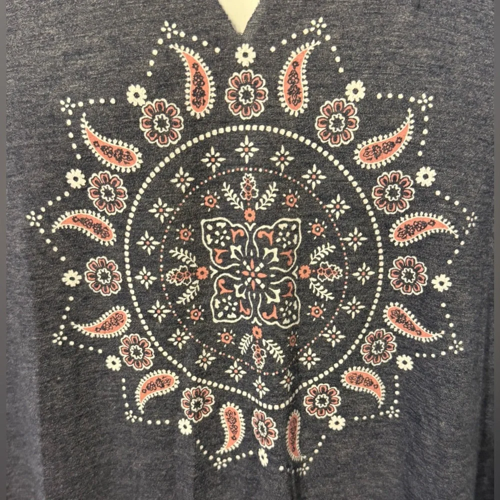 Gray Women's Top with Pink Mandala Design - Picture 3 of 5
